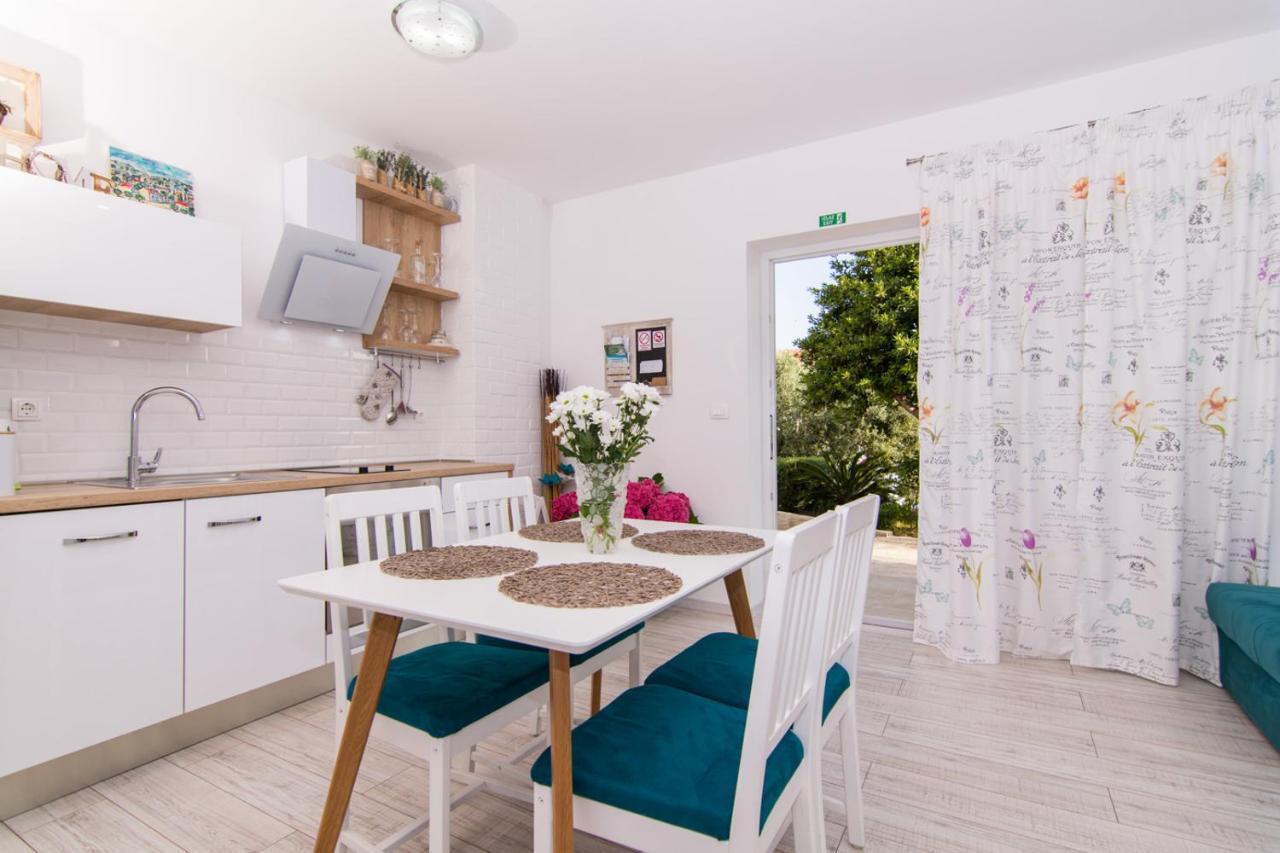 Apartman Sun Solin Apartment Екстериор снимка